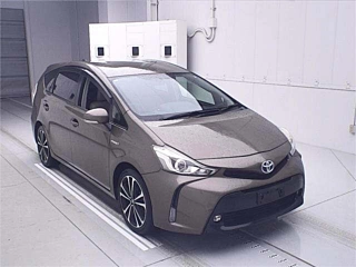 TOYOTA PRIUS ALPHA 2015