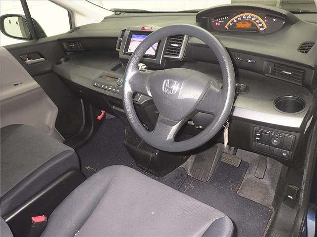 HONDA FREED 2010