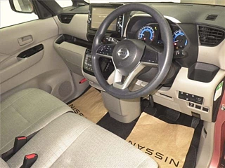 NISSAN ROOX 2021