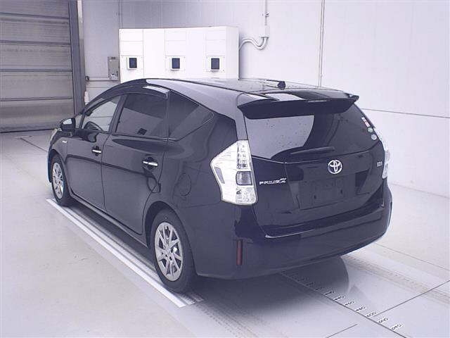 TOYOTA PRIUS ALPHA 2014