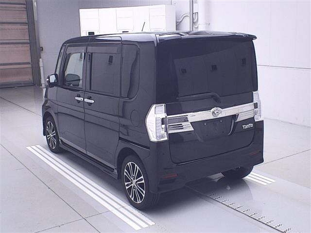 DAIHATSU TANTO 2015