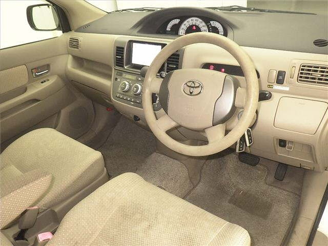 TOYOTA RAUM 2008