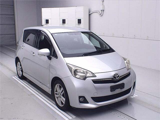 TOYOTA RACTIS 2010