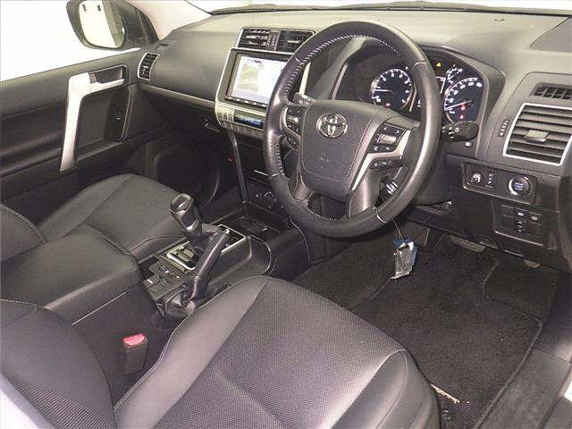 TOYOTA LAND CRUISER PRADO 2021