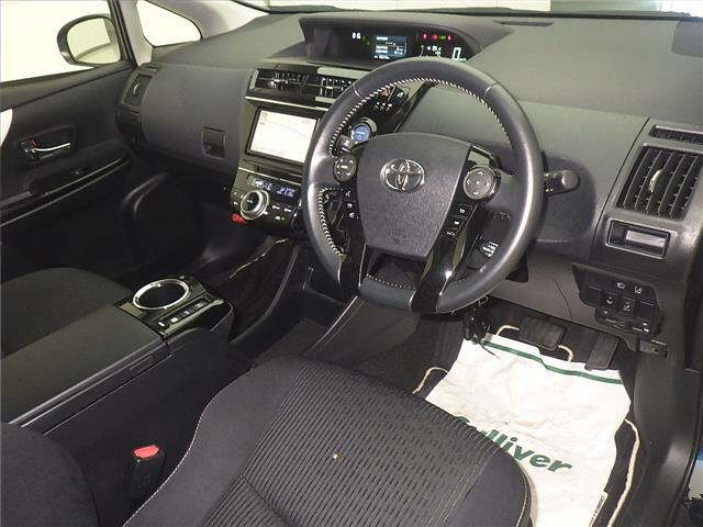 TOYOTA PRIUS ALPHA 2019