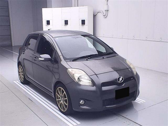 TOYOTA VITZ 2009