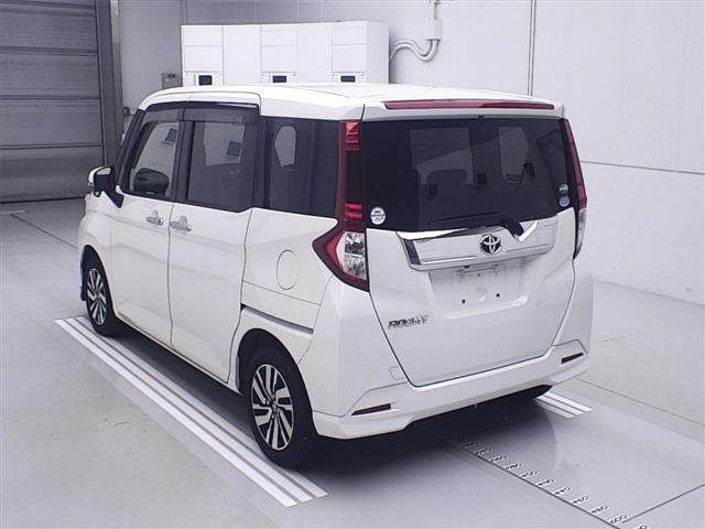 TOYOTA ROOMY 2016
