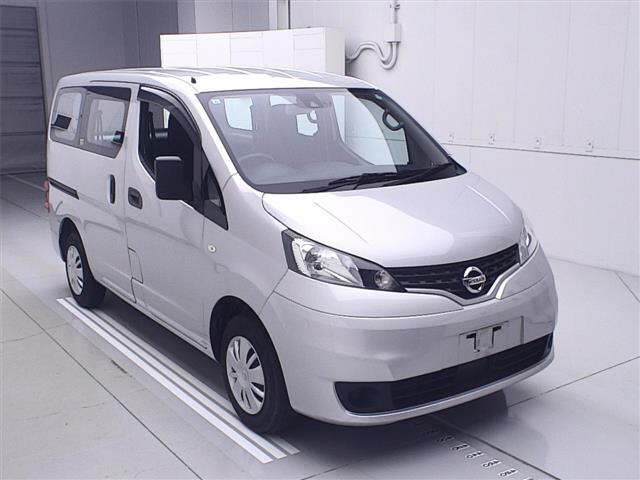 NISSAN NV200 2020