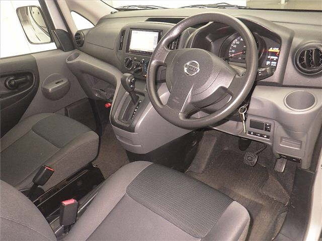 NISSAN NV200 2020