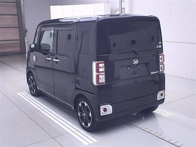 DAIHATSU WAKE 2016