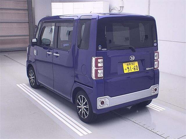 DAIHATSU WAKE 2015