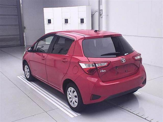 TOYOTA VITZ 2018
