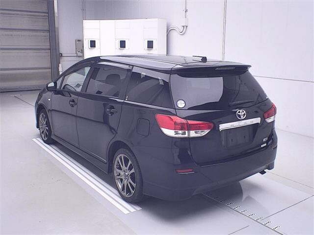 TOYOTA WISH 2011