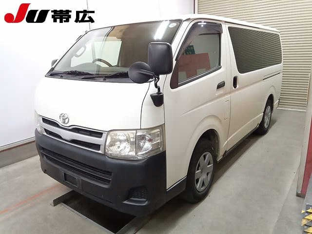 TOYOTA HIACE VAN 2011