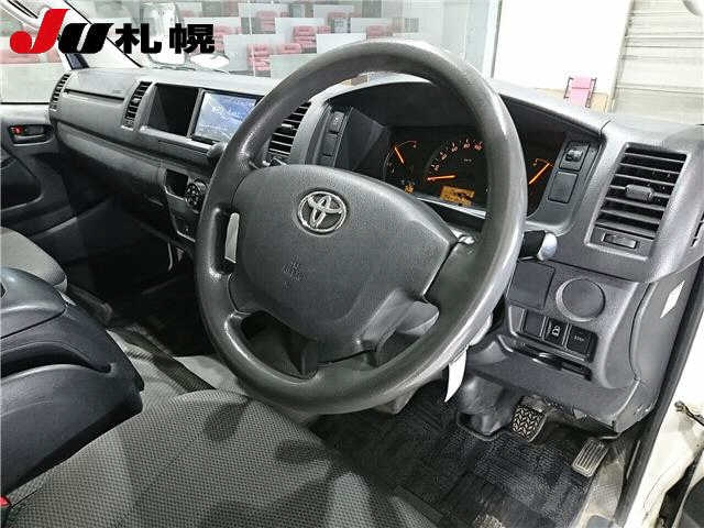 TOYOTA HIACE 2016
