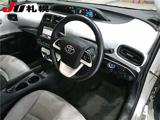 TOYOTA PRIUS 2018