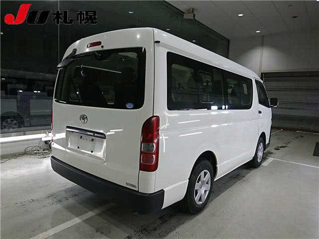 TOYOTA HIACE 2016