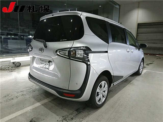 TOYOTA SIENTA 2022