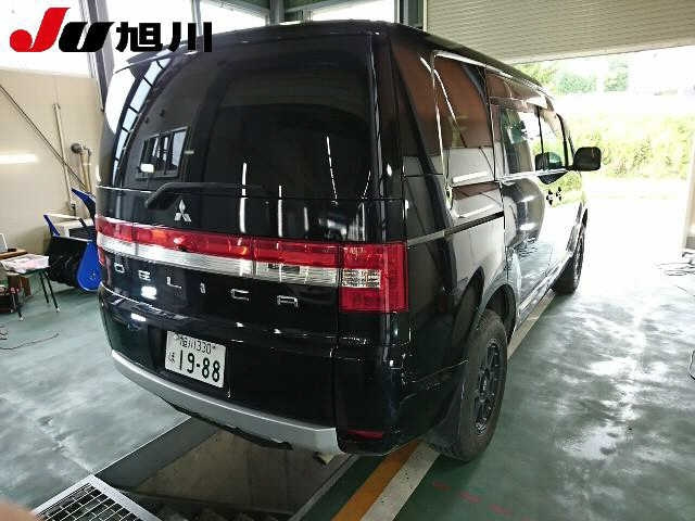 MITSUBISHI DELICA D5 2010