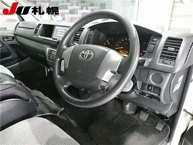 TOYOTA HIACE 2014