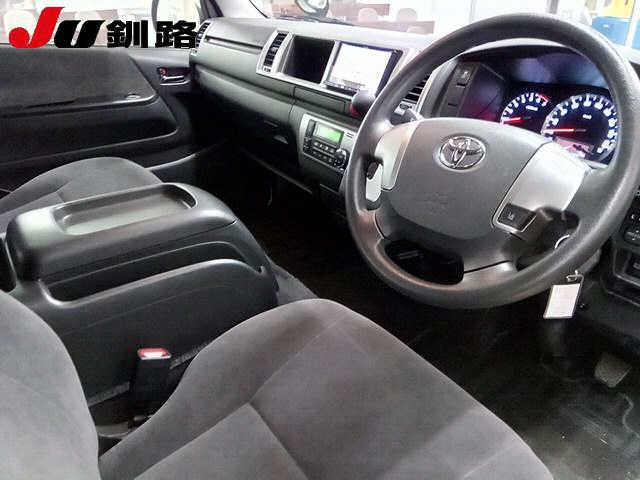 TOYOTA HIACE 2020