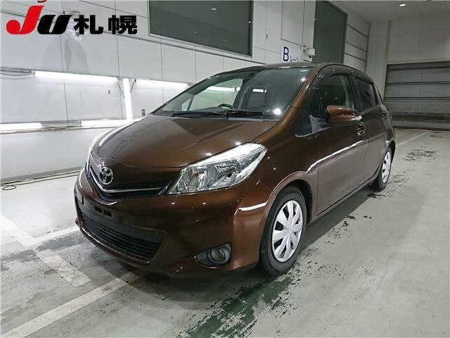 TOYOTA VITZ 2013