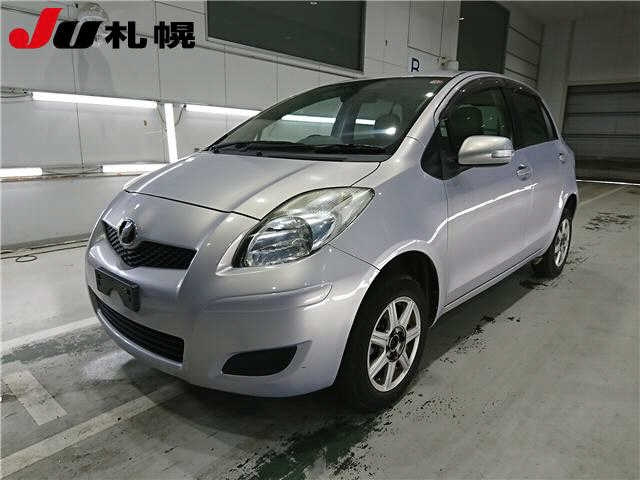 TOYOTA VITZ 2010