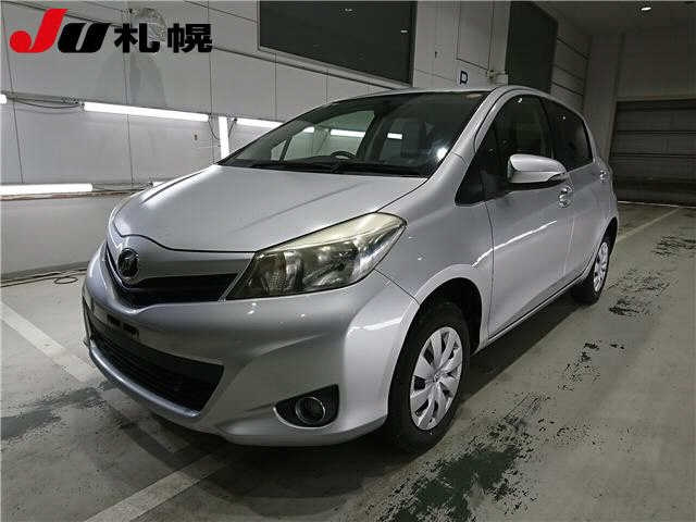 TOYOTA VITZ 2013