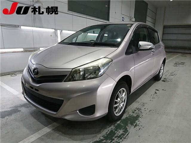 TOYOTA VITZ 2011