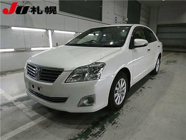 TOYOTA PREMIO 2013