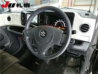 SUZUKI MRWAGON 2011