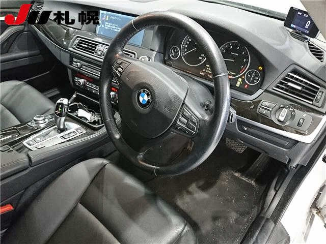 BMW 5 SERIES 2010