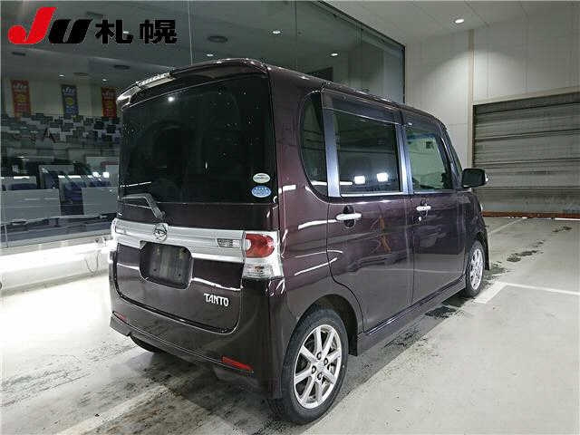 DAIHATSU TANTO 2011