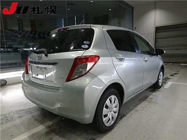 TOYOTA VITZ 2011
