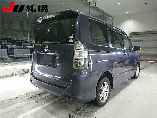 TOYOTA VOXY 2008