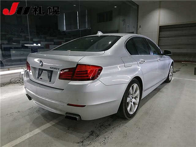 BMW 5 SERIES 2010