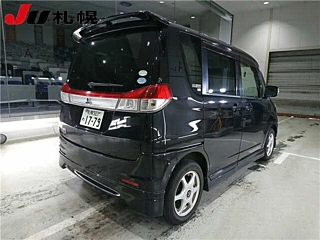 MITSUBISHI DELICA D2 2012
