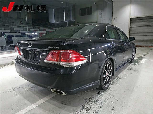 TOYOTA CROWN 2010