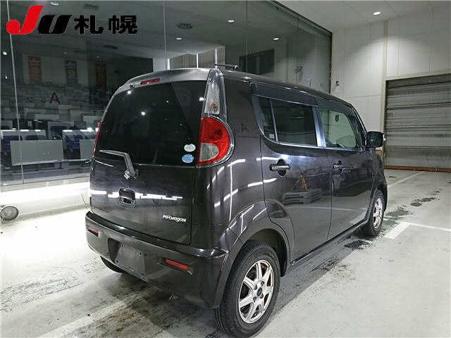 SUZUKI MRWAGON 2011