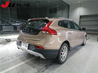 VOLVO V40 2014