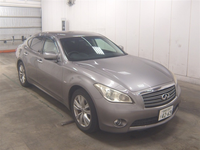 NISSAN FUGA 2010
