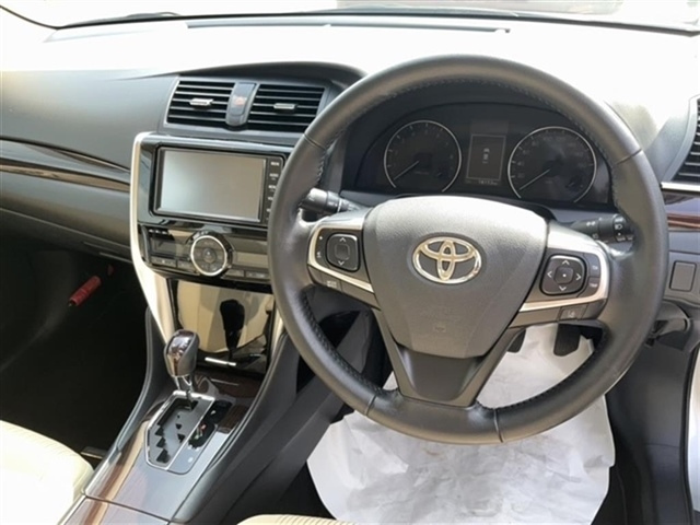 TOYOTA PREMIO 2019