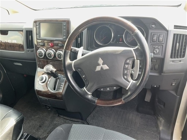 MITSUBISHI DELICA D5 2012
