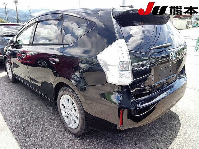 TOYOTA PRIUS ALPHA 2014