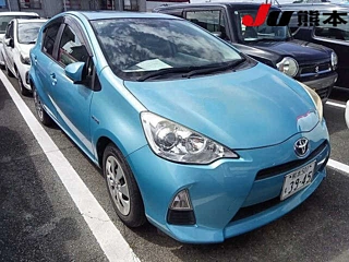TOYOTA AQUA 2013