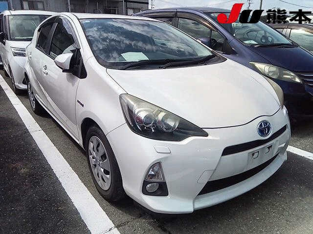 TOYOTA AQUA 2012