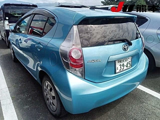 TOYOTA AQUA 2013