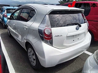 TOYOTA AQUA 2012