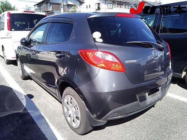 MAZDA DEMIO 2010