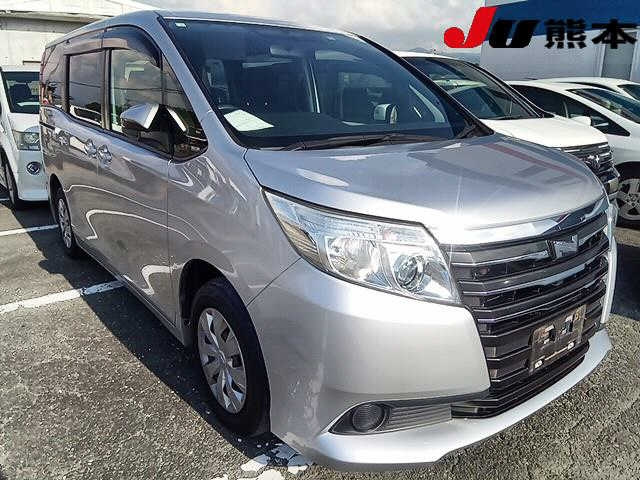 TOYOTA NOAH 2014